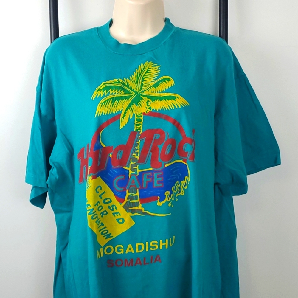 Punch Hard Rock Cafe Migadishu Somalia green top t-shirt short sleeve size L?